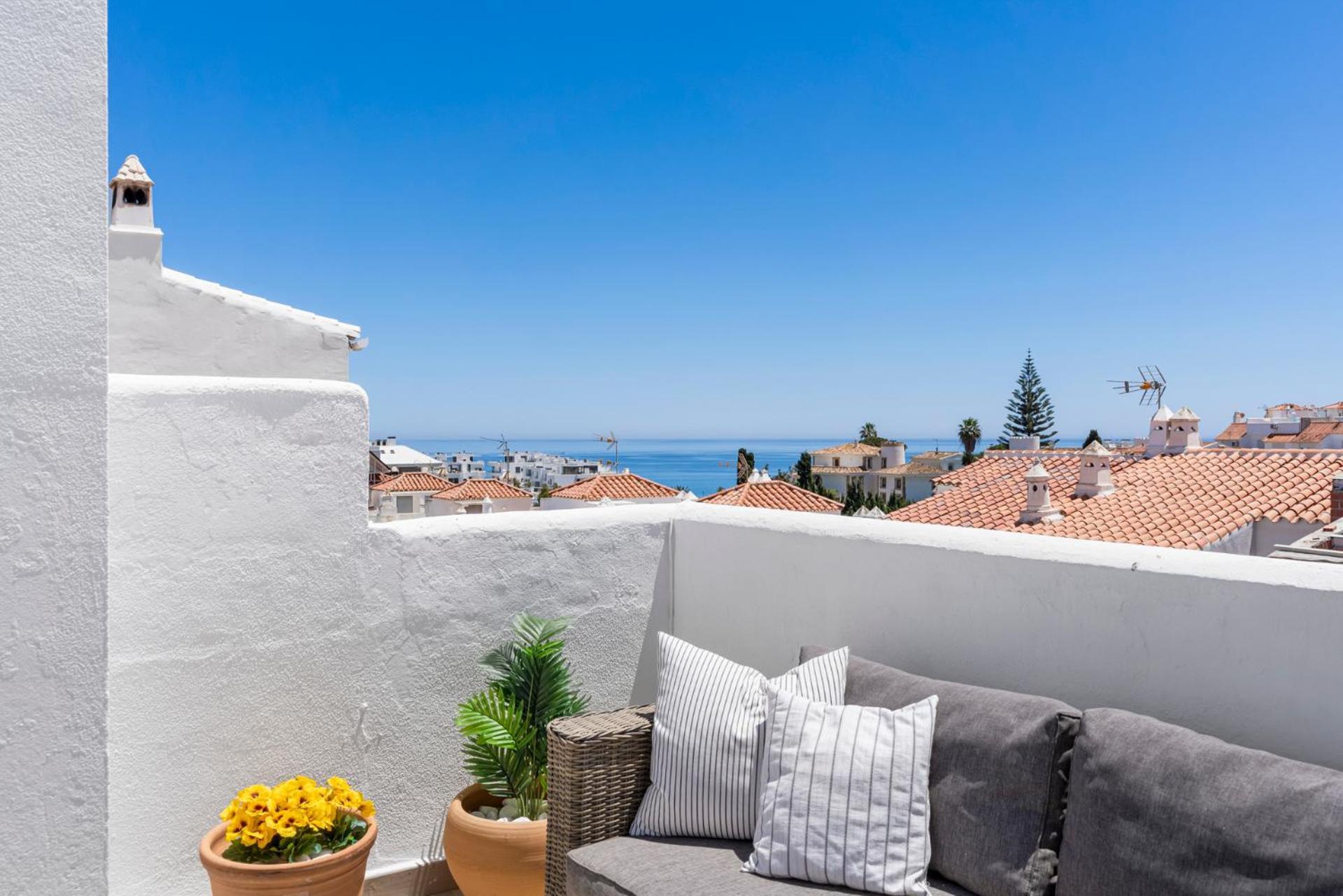 Miramar Townhouse In By Costarentals - Ref 62